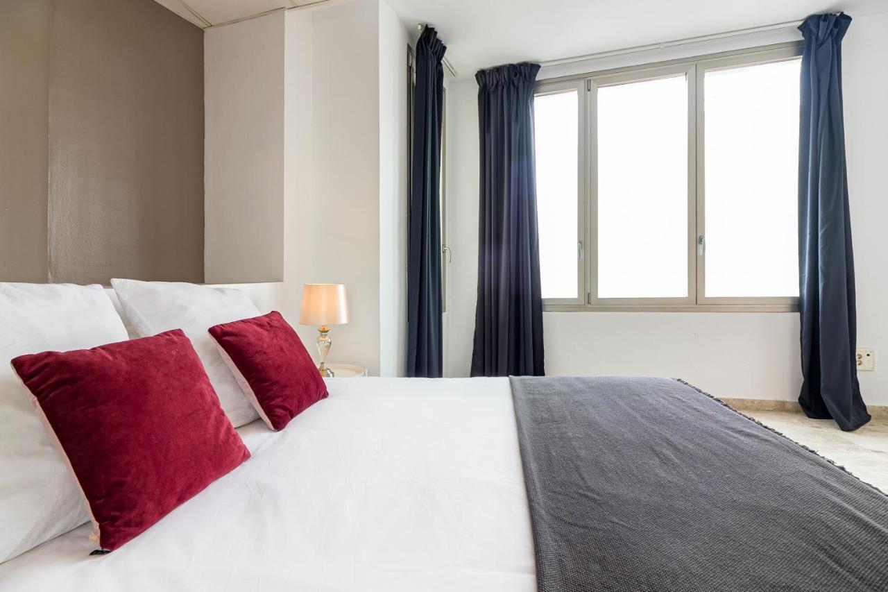 Saenz Suites Gallery By Bossh! Apartments Malaga Exterior photo