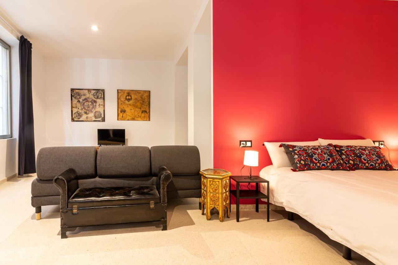 Saenz Suites Gallery By Bossh! Apartments Malaga Exterior photo