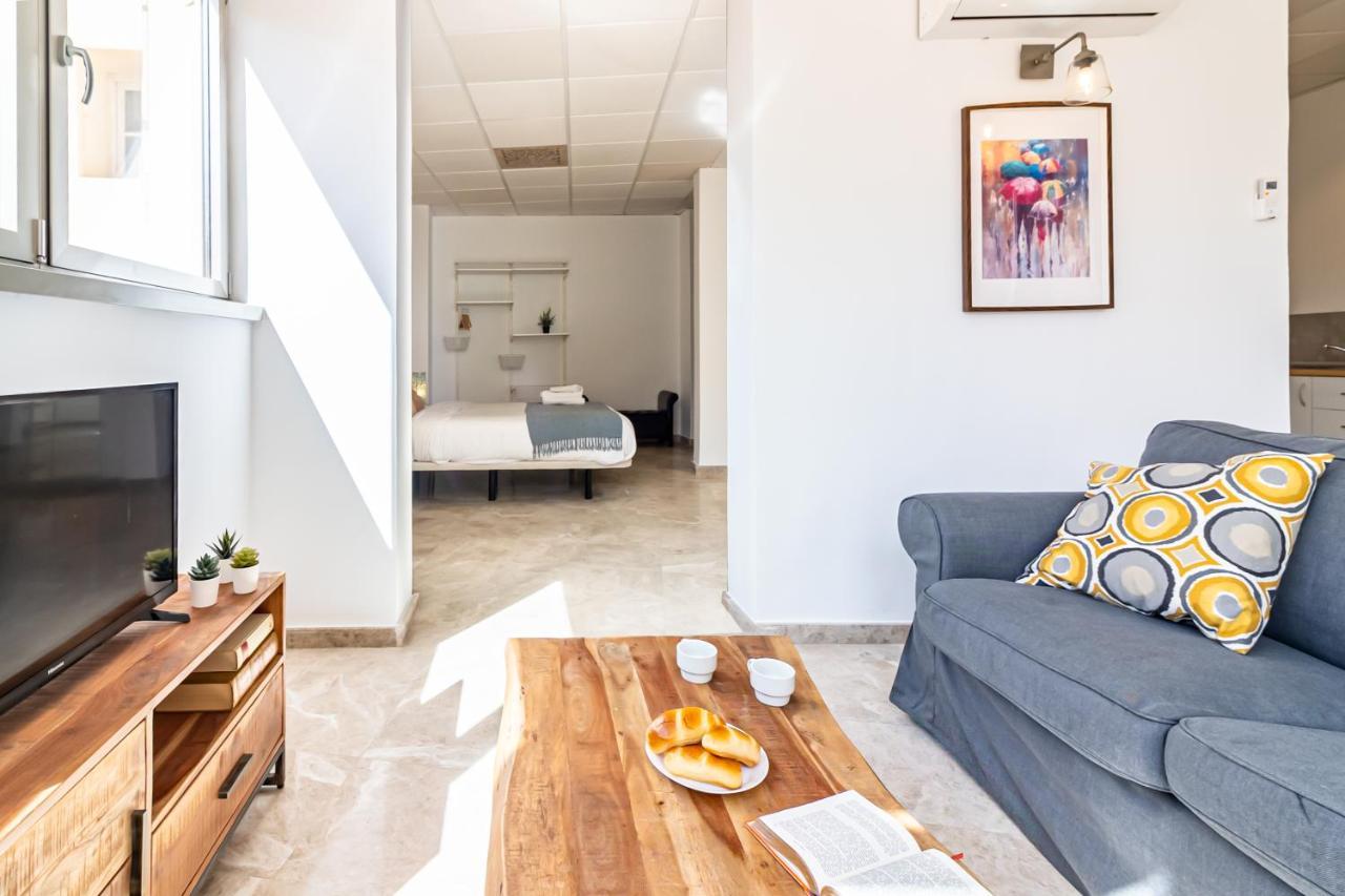 Saenz Suites Gallery By Bossh! Apartments Malaga Exterior photo